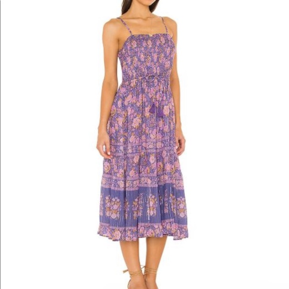 Gorgeous Spell midi dress in a vibrant floral lilac color - Picture 3 of 9